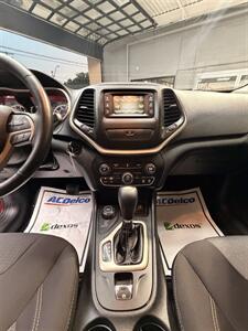 2015 Jeep Cherokee Sport - Photo 24 - Cleveland, OH 44111