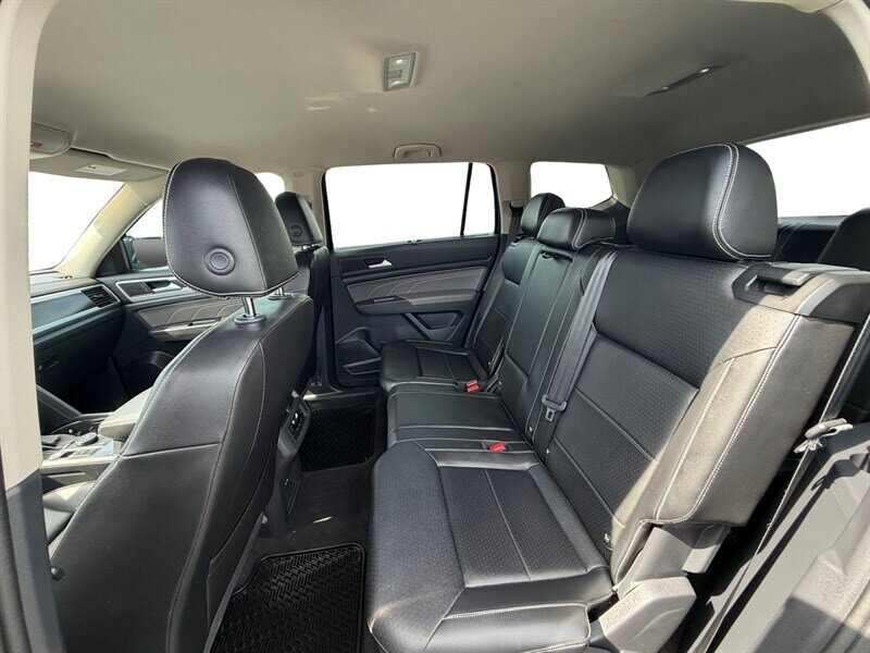 2022 Volkswagen Atlas SE w/Tech - Photo 14