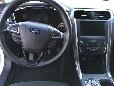 2020 Ford Fusion SE - Photo 7 - Santa Ana, CA 92704