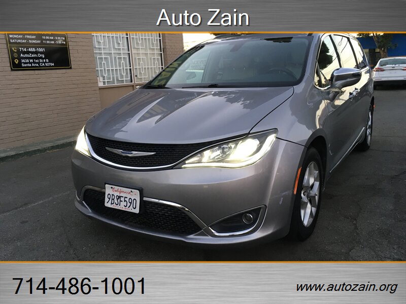 2020 Chrysler Pacifica Limited   - Photo 1 - Santa Ana, CA 92704