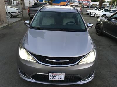 2020 Chrysler Pacifica Limited - Photo 6 - Santa Ana, CA 92704