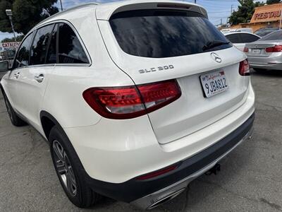 2019 Mercedes-Benz GLC GLC 300 - Photo 5 - Santa Ana, CA 92704
