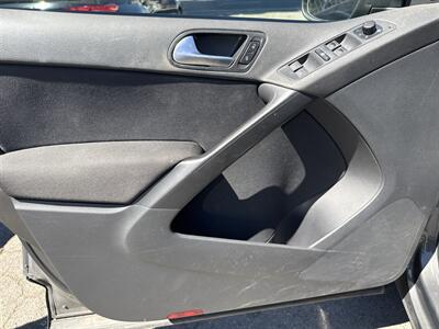 2013 Volkswagen Tiguan S   - Photo 9 - Santa Ana, CA 92704