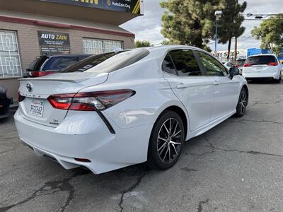 2023 Toyota Camry Hybrid SE - Photo 9 - Santa Ana, CA 92704