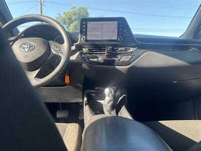 2019 Toyota C-HR LE - Photo 13 - Santa Ana, CA 92704