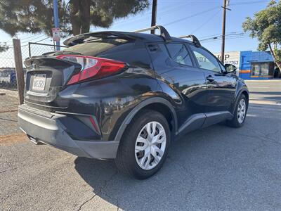 2019 Toyota C-HR LE - Photo 8 - Santa Ana, CA 92704