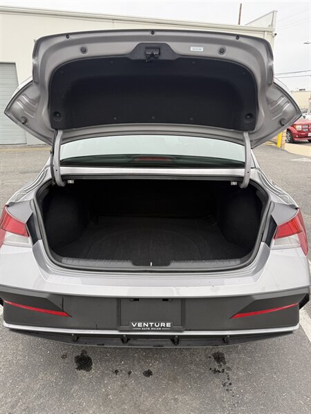 2026 Hyundai ELANTRA SEL Sport - Photo 11 - Canoga Park, CA 91304