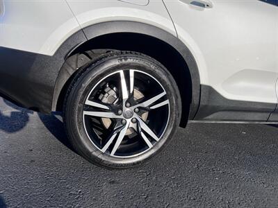 2022 Volvo XC40 T5 R-Design   - Photo 9 - Coal Township, PA 17866