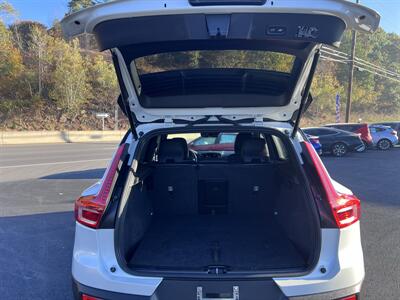 2022 Volvo XC40 T5 R-Design   - Photo 13 - Coal Township, PA 17866