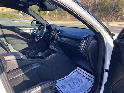 2022 Volvo XC40 T5 R-Design   - Photo 15 - Coal Township, PA 17866