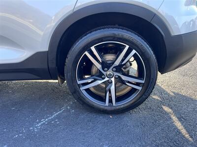 2022 Volvo XC40 T5 R-Design   - Photo 8 - Coal Township, PA 17866