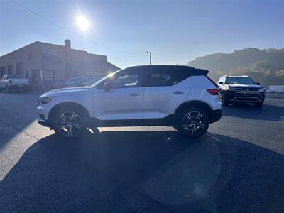 2022 Volvo XC40 T5 R-Design   - Photo 5 - Coal Township, PA 17866