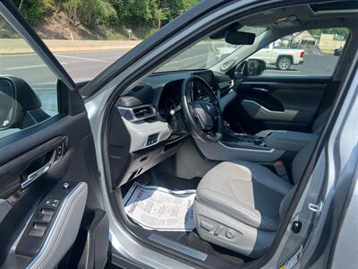 2020 Toyota Highlander Limited   - Photo 11 - Coal Township, PA 17866