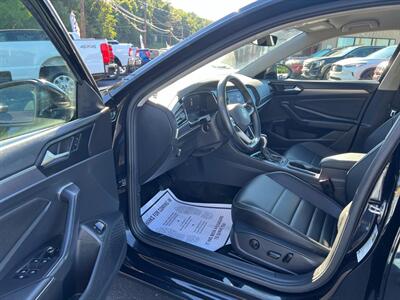 2024 Volkswagen Jetta SE   - Photo 11 - Coal Township, PA 17866