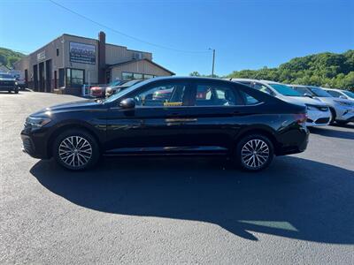 2024 Volkswagen Jetta SE   - Photo 5 - Coal Township, PA 17866