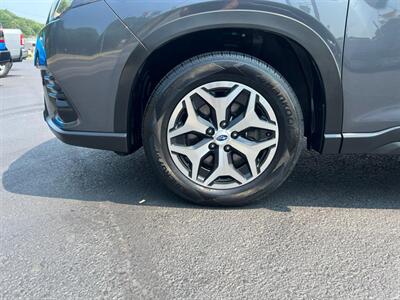 2023 Subaru Forester Premium   - Photo 8 - Coal Township, PA 17866