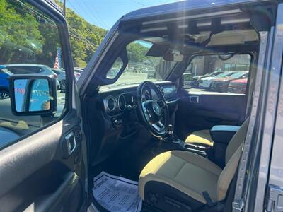 2021 Jeep Gladiator Overland   - Photo 8 - Coal Township, PA 17866