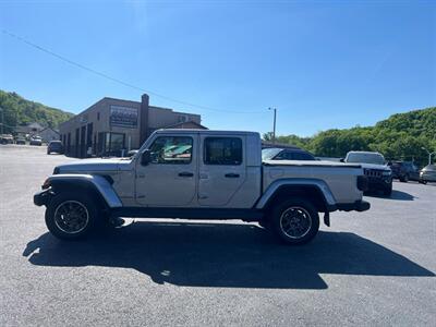 2021 Jeep Gladiator Overland   - Photo 6 - Coal Township, PA 17866