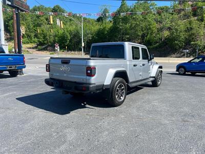 2021 Jeep Gladiator Overland   - Photo 4 - Coal Township, PA 17866
