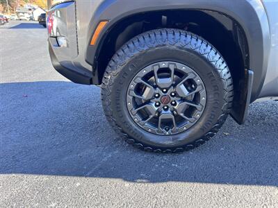 2022 Nissan Frontier PRO-4X   - Photo 7 - Coal Township, PA 17866