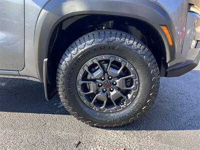 2022 Nissan Frontier PRO-4X   - Photo 10 - Coal Township, PA 17866