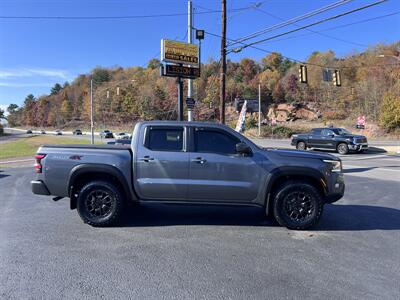 2022 Nissan Frontier PRO-4X   - Photo 2 - Coal Township, PA 17866