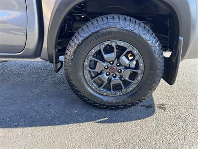 2022 Nissan Frontier PRO-4X   - Photo 8 - Coal Township, PA 17866