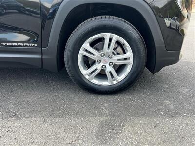 2022 GMC Terrain SLE - Photo 9 - Coal Township, PA 17866