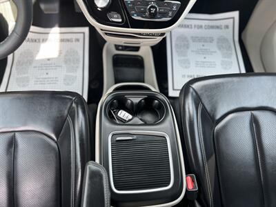 2023 Chrysler Pacifica Touring L - Photo 17 - Coal Township, PA 17866