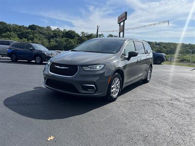 2023 Chrysler Pacifica Touring L - Photo 6 - Coal Township, PA 17866