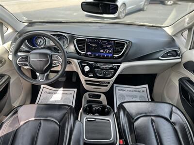 2023 Chrysler Pacifica Touring L - Photo 16 - Coal Township, PA 17866