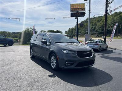 2023 Chrysler Pacifica Touring L - Photo 1 - Coal Township, PA 17866