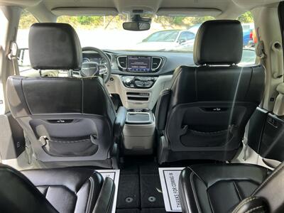 2023 Chrysler Pacifica Touring L - Photo 15 - Coal Township, PA 17866