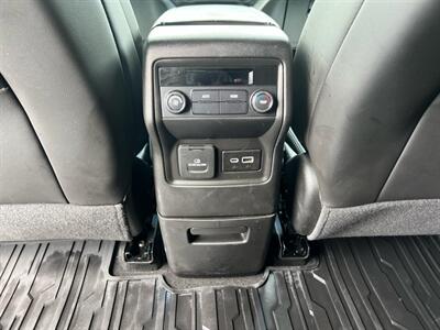 2023 GMC Acadia SLT   - Photo 26 - Coal Township, PA 17866