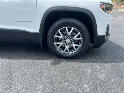 2023 GMC Acadia SLT   - Photo 9 - Coal Township, PA 17866