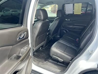 2023 GMC Acadia SLT   - Photo 12 - Coal Township, PA 17866
