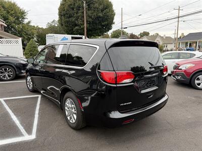 2022 Chrysler Voyager LX - Photo 2 - Maiden, NC 28650