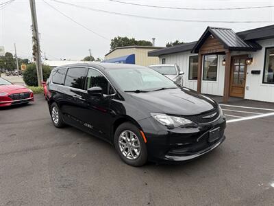 2022 Chrysler Voyager LX - Photo 5 - Maiden, NC 28650