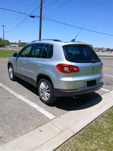 2011 Volkswagen Tiguan S 4Motion   - Photo 8 - Farmington, NM 87401