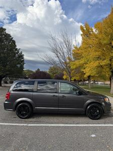 2017 Dodge Grand Caravan SE Plus - Photo 3 - Farmington, NM 87401