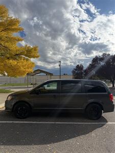 2017 Dodge Grand Caravan SE Plus - Photo 4 - Farmington, NM 87401