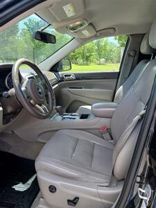 2012 Jeep Grand Cherokee Laredo   - Photo 8 - Farmington, NM 87401