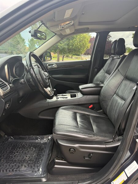 2012 Jeep Grand Cherokee Laredo - Photo 9