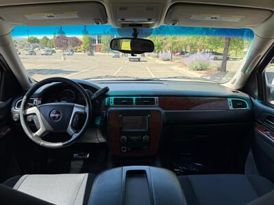2011 GMC Yukon SLE - Photo 11 - Farmington, NM 87401