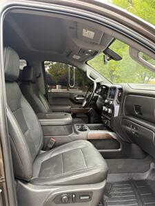 2019 GMC Sierra 1500 SLT   - Photo 11 - Farmington, NM 87401