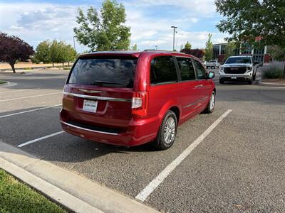 2013 Chrysler Town & Country Touring-L   - Photo 2 - Farmington, NM 87401
