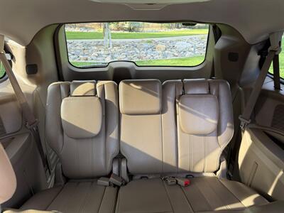 2013 Chrysler Town & Country Touring-L   - Photo 11 - Farmington, NM 87401