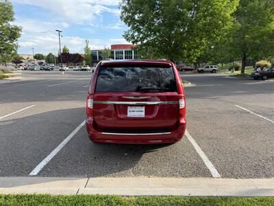 2013 Chrysler Town & Country Touring-L   - Photo 6 - Farmington, NM 87401