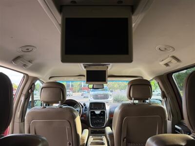 2013 Chrysler Town & Country Touring-L   - Photo 12 - Farmington, NM 87401
