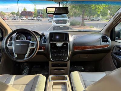 2013 Chrysler Town & Country Touring-L   - Photo 9 - Farmington, NM 87401